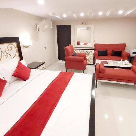 Hotel Mairona Gulberg Lahor Kültér fotó