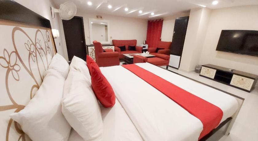 Hotel Mairona Gulberg Lahor Kültér fotó
