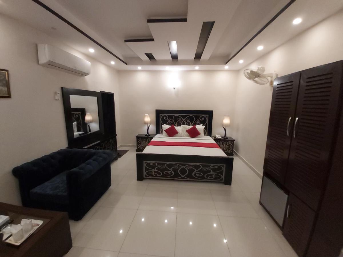 Hotel Mairona Gulberg Lahor Kültér fotó